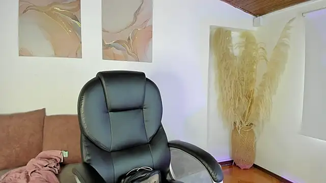 Amelie Wine online show from 01-14-26, 03:39