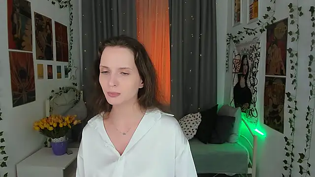 Snapshot of Ariadna_Shy chatting on 02-09-25, 04:36 Ariadna Shy online show from 02-09-25, 04:36