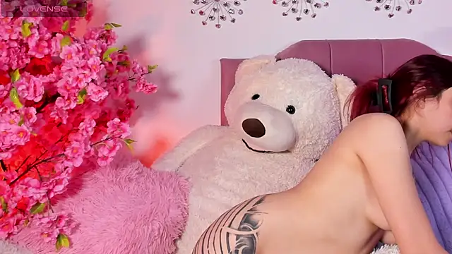 Nickie reed  online show from 04-21-26, 02:51