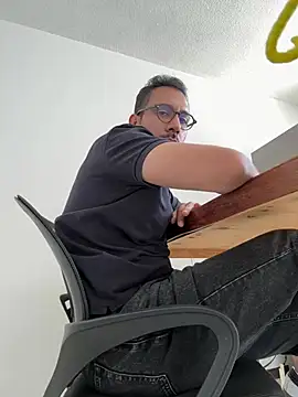 AdrianGarcia89 online show from 05-05-26, 07:00