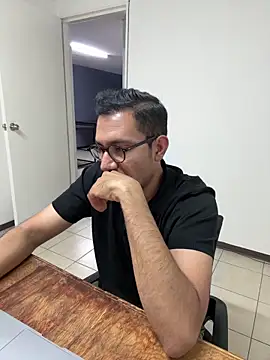 AdrianGarcia89 online show from 05-12-26, 01:25