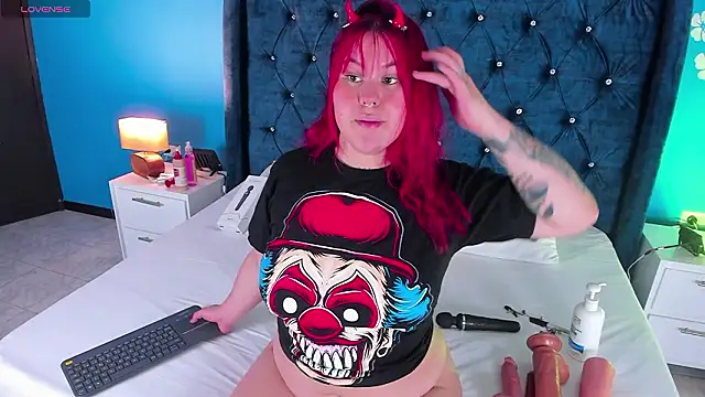 Issa Clark01 online show from 03-12-26, 12:28