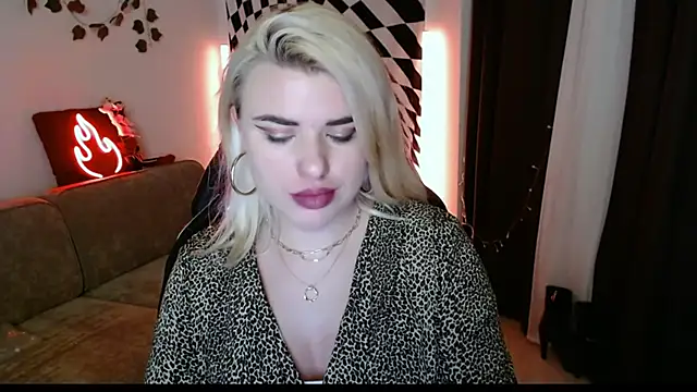 Snapshot of Ariana_Saint chatting on 03-29-26, 08:53 Ariana Saint online show from 03-29-26, 08:53