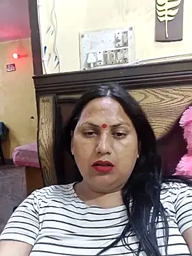 Hotmylips online show from 04-15-26, 03:08