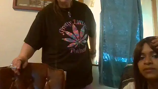 Snapshot of becky1111 chatting on 05-21-26, 12:28 becky1111 online show from 05-21-26, 12:28