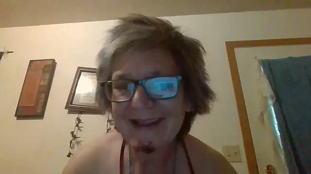 Snapshot of becky1111 chatting on 05-28-26, 11:40 becky1111 online show from 05-28-26, 11:40