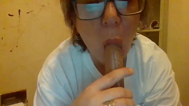 becky1111 online show from 06-09-26, 08:59