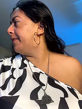 evelyn harpeery online show from 06-21-26, 10:40
