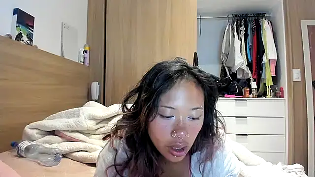 heavenngirlyy444 online show from 01-11-26, 07:24