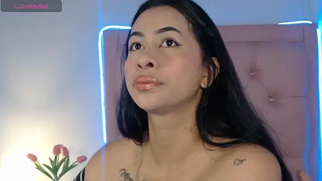 Snapshot of Olivia_gray69 chatting on 02-14-26, 12:13 Olivia gray69 online show from 02-14-26, 12:13