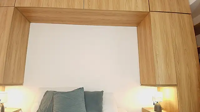 Snapshot of violet__rouse__ chatting on 12-21-25, 09:55 violet rouse online show from 12-21-25, 09:55