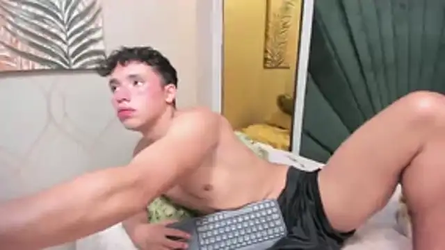 wildboy22  online show from 01-10-26, 02:13