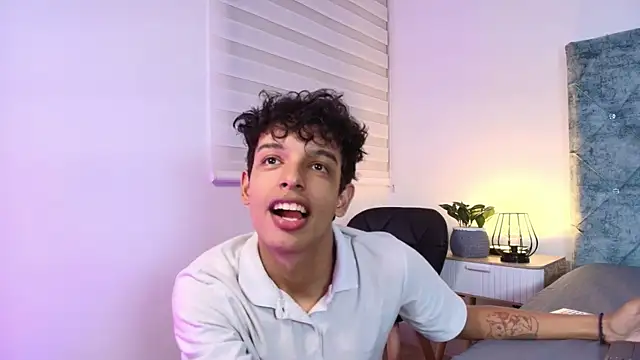 Snapshot of maxfrost_1 chatting on 01-07-26, 07:27 maxfrost 1 online show from 01-07-26, 07:27