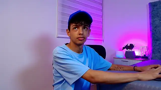 Snapshot of maxfrost_1 chatting on 01-11-26, 07:19 maxfrost 1 online show from 01-11-26, 07:19