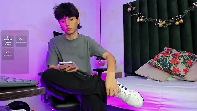 Aron valverde online show from 01-09-26, 02:03