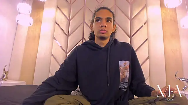 Max Ari online show from 01-11-26, 12:15