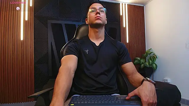 Noah Clarkk online show from 02-10-26, 11:42