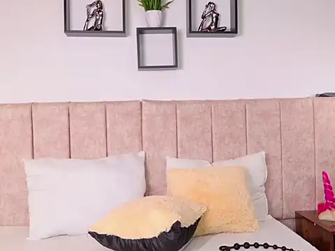 Snapshot of Daikihot chatting on 01-07-26, 04:15 Daikihot online show from 01-07-26, 04:15