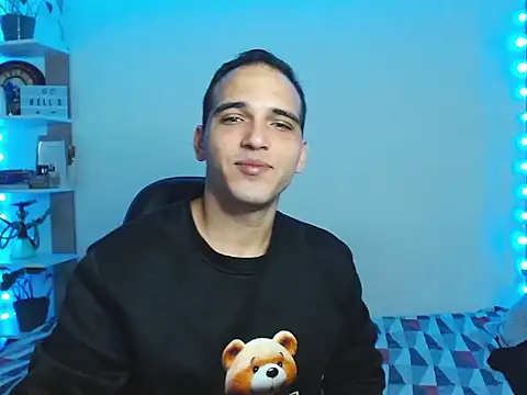 MaaX2330 online show from 12-20-25, 02:07