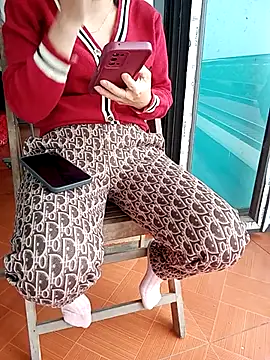 Sweet-Berryy online show from 12-20-25, 02:07