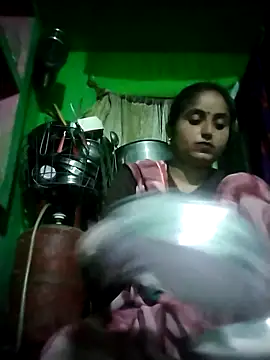 Snapshot of Cut_salni chatting on 07-23-26, 02:04 Cut salni online show from 07-23-26, 02:04