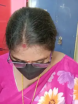 Snapshot of sirisha__9 chatting on 05-15-26, 11:45 sirisha 9 online show from 05-15-26, 11:45