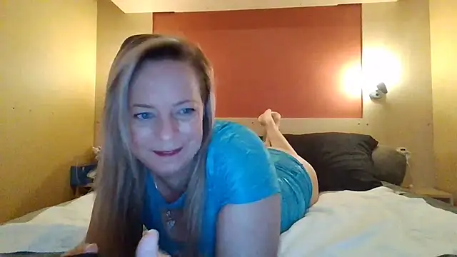 Snapshot of Miss-Chupagirly chatting on 01-12-26, 09:03 Miss-Chupagirly online show from 01-12-26, 09:03