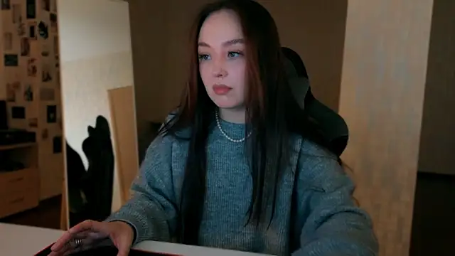 fallin lovee online show from 12-20-25, 04:41