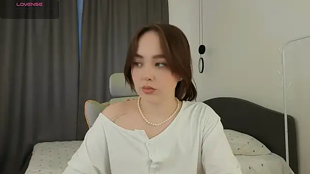 fallin lovee online show from 04-14-26, 02:23