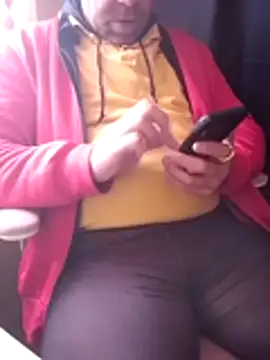 Snapshot of Michaelo666 chatting on 12-20-25, 09:27 Michaelo666 online show from 12-20-25, 09:27