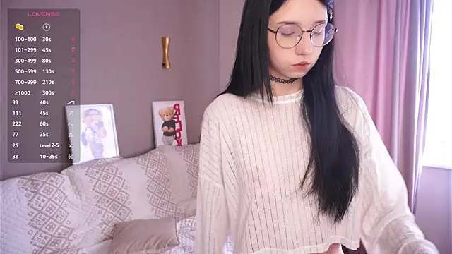 Snapshot of DeliaLoma chatting on 04-25-26, 06:38 DeliaLoma online show from 04-25-26, 06:38