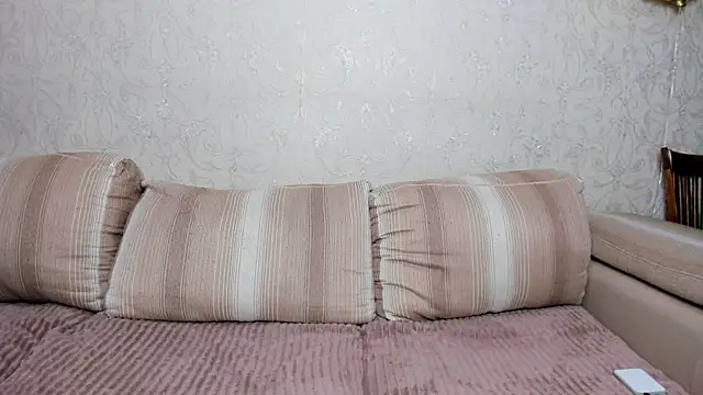 Snapshot of bella__angels chatting on 01-12-26, 06:29 bella angels online show from 01-12-26, 06:29