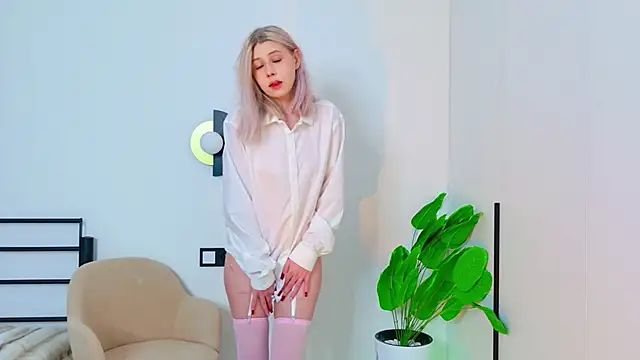 MidnightLily  online show from 03-23-26, 02:37