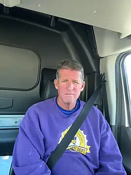 lvnlarge online show from 12-22-25, 02:47