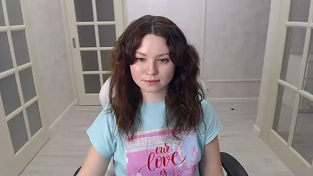 LondonMiley online show from 12-21-25, 08:05