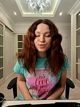 LondonMiley online show from 12-22-25, 07:00