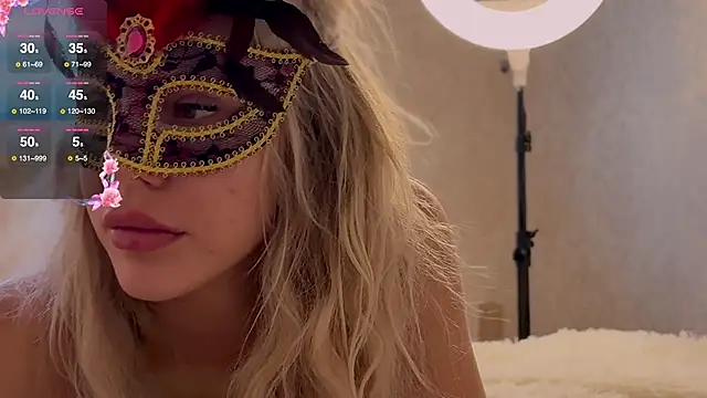 Snapshot of ScoobeDeDoo chatting on 01-07-26, 01:13 ScoobeDeDoo online show from 01-07-26, 01:13