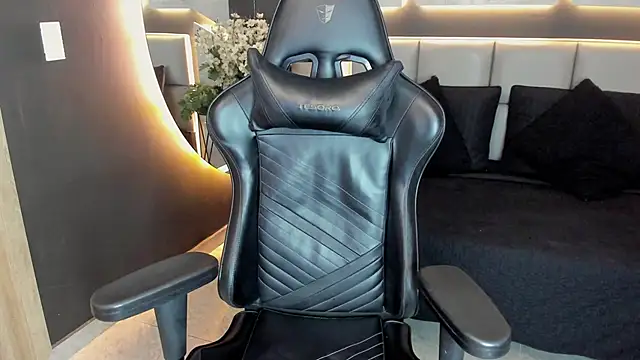 Snapshot of VenomDoll_ chatting on 01-13-26, 07:52 VenomDoll online show from 01-13-26, 07:52