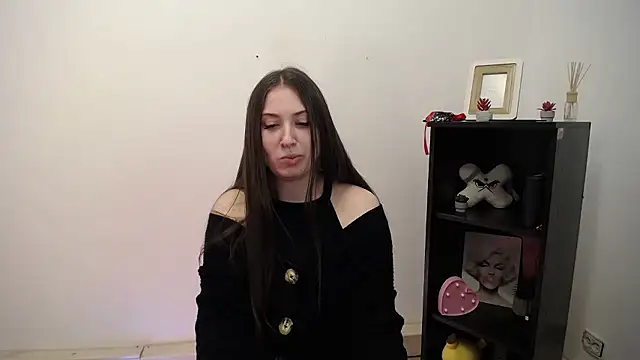 Snapshot of Angel_sileniaaa_ chatting on 01-07-26, 12:07 Angel sileniaaa online show from 01-07-26, 12:07