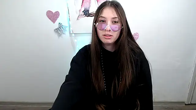 Snapshot of Angel_sileniaaa_ chatting on 01-13-26, 07:57 Angel sileniaaa online show from 01-13-26, 07:57