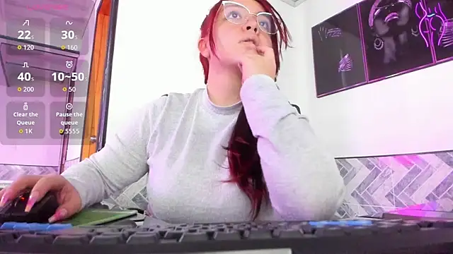 Isaa Tyler online show from 12-22-25, 04:59