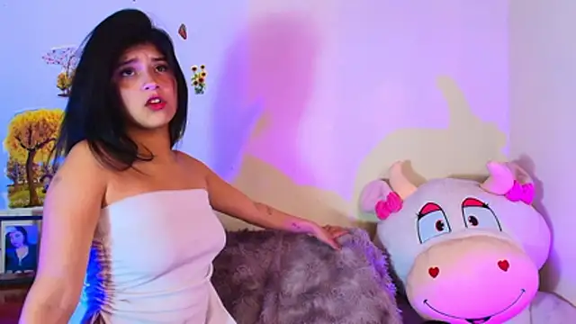 Snapshot of hannaa_cute chatting on 06-15-26, 06:54 hannaa cute online show from 06-15-26, 06:54