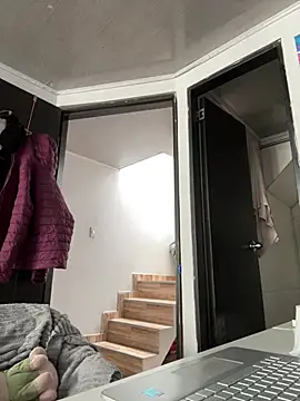 Snapshot of anna-evans09 chatting on 01-09-26, 08:32 anna-evans09 online show from 01-09-26, 08:32