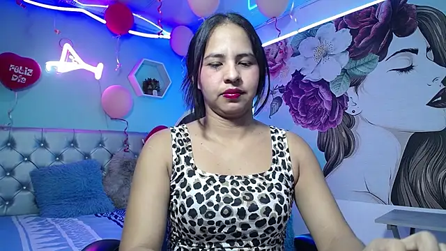 nicol ross19 online show from 02-16-26, 03:02