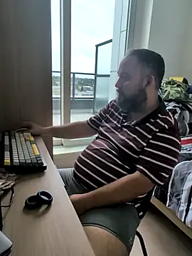 Snapshot of Hairy_bear86 chatting on 07-10-26, 07:16 Hairy bear86 online show from 07-10-26, 07:16