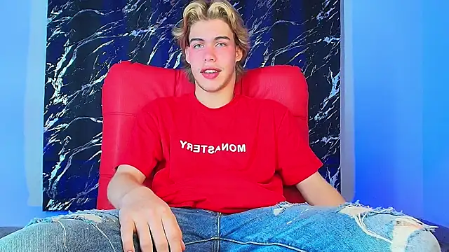 Luciangrey- online show from 01-15-26, 03:11