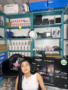 Emilyy05  online show from 06-05-26, 03:24