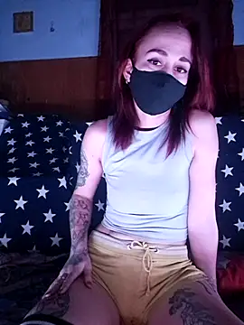 Snapshot of Lunara_Noir chatting on 12-22-25, 10:18 Lunara Noir online show from 12-22-25, 10:18