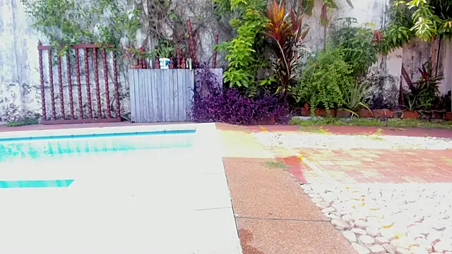 Snapshot of Niky_Thomson chatting on 01-10-26, 06:42 Niky Thomson online show from 01-10-26, 06:42