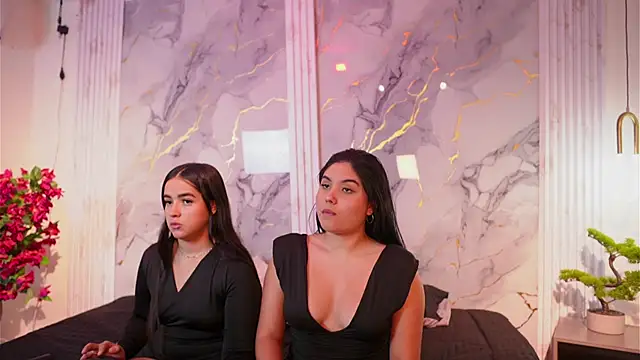 Scarlet and naomi online show from 01-16-26, 04:16